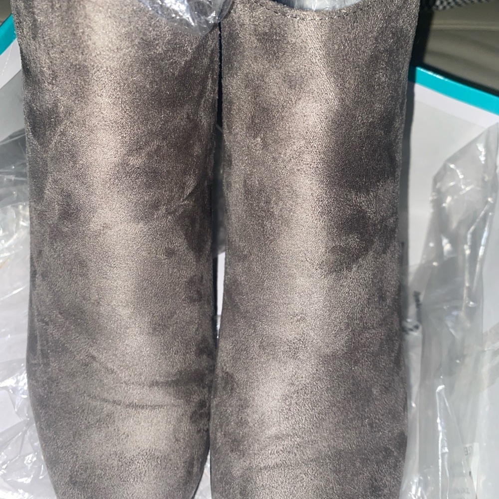 Boots - Picture 2 of 6